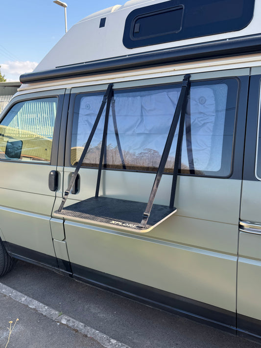 Xplore Hanging Table